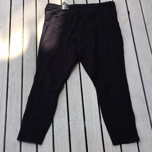 Torrid black skinny pants leggings size 24 plus - Picture 7 of 8